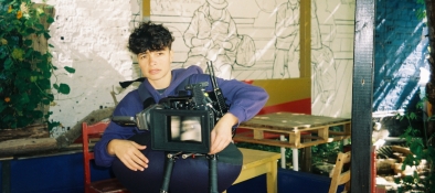 Imagem de Leonor Telles em produção de Três Tristes Tigres